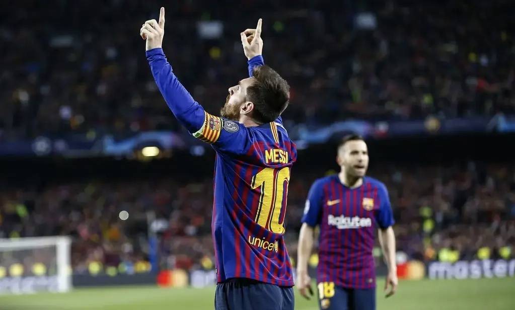  尼斯任意球大师当选月度最佳  